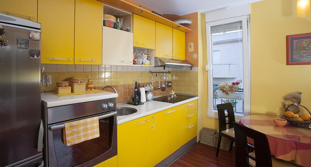 Apartment Sunny Yellow - With Balcony And Parking Place, Split Ruang foto