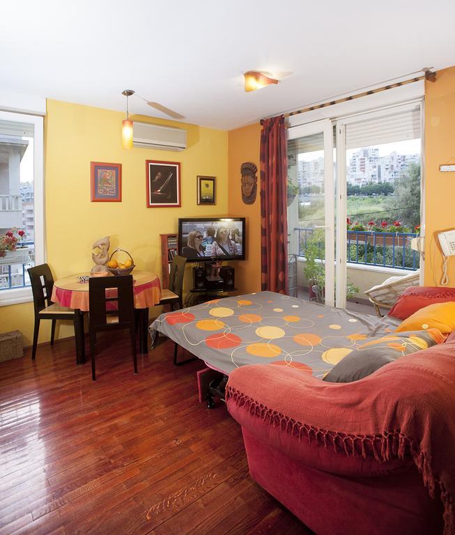 Apartment Sunny Yellow - With Balcony And Parking Place, Split Ruang foto