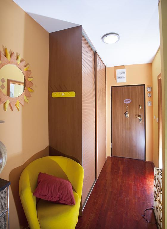 Apartment Sunny Yellow - With Balcony And Parking Place, Split Ruang foto