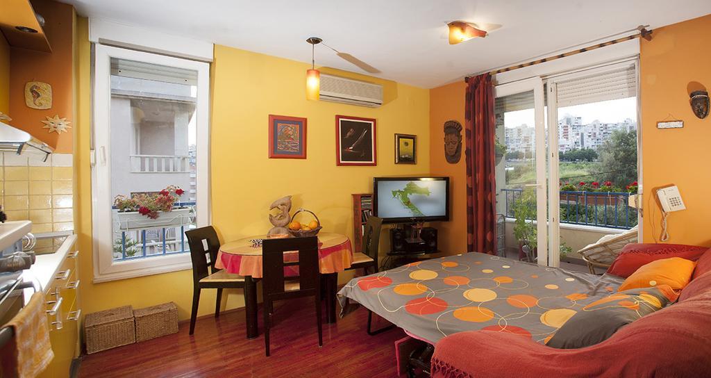 Apartment Sunny Yellow - With Balcony And Parking Place, Split Ruang foto