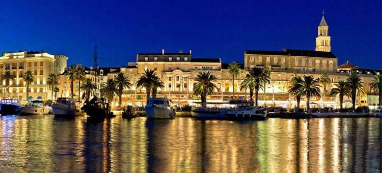 Apartment Sunny Yellow - With Balcony And Parking Place, Split Bagian luar foto